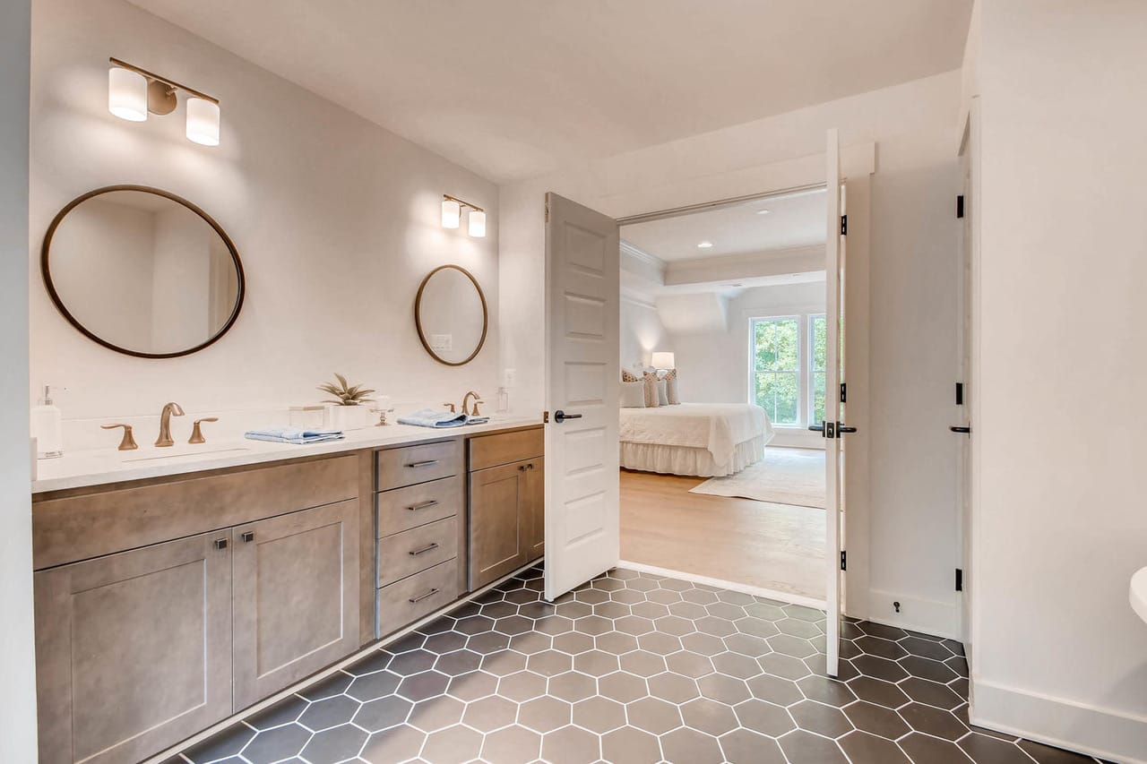Master bathroom for Hampshire model