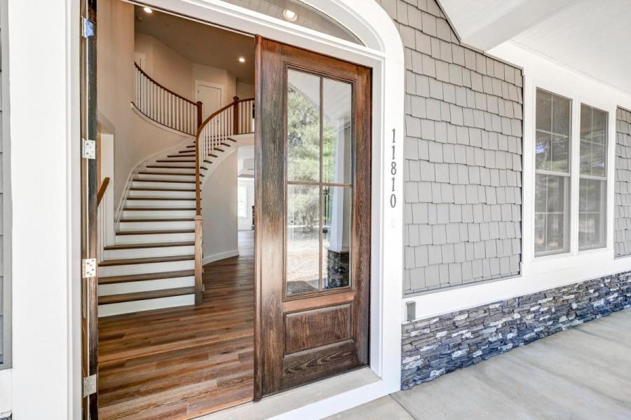 Lutherville-Timonium house front porch