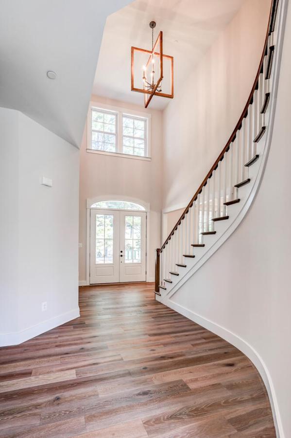 Lutherville-Timonium house foyer