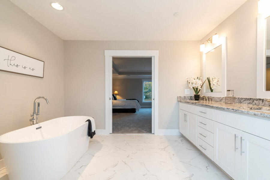 Hunt Valley house master bathroom