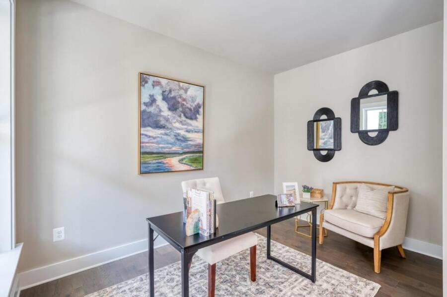3520 Prospect Rd living room