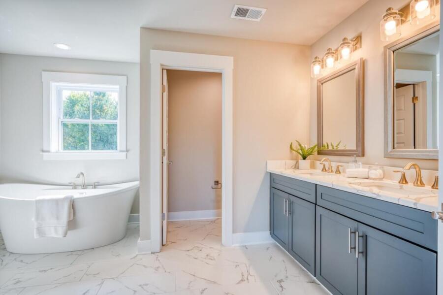 3520 Prospect Rd bathroom