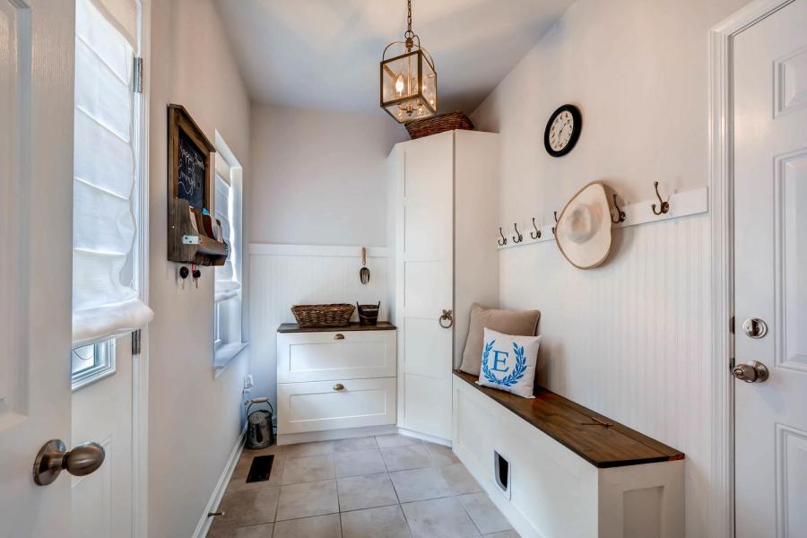 Phoenix MD, Mudroom